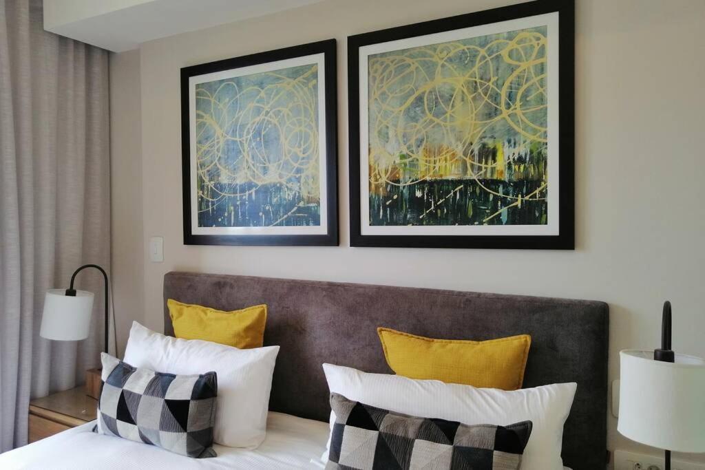 Regency Apartment Hotel Menlyn Pretoria Bagian luar foto